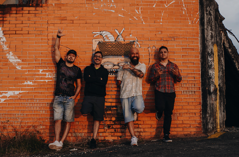 Conheça a banda “Whata Focka Moment” e sua energia contagiante no podcast “Primeira Fila”