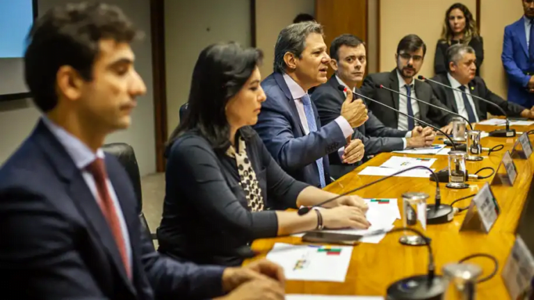 Parlamentares ficam preocupados com novo arcabouço fiscal