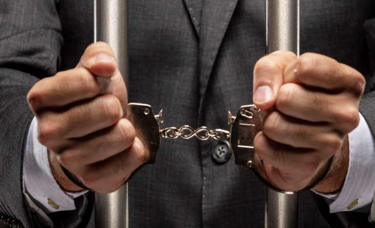 STF revoga  prisão especial para detidos com formação superior