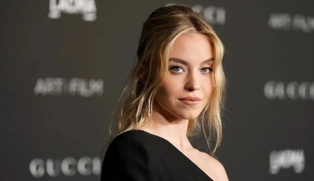 Sydney Sweeney conta reação da avó sobre cenas de nudez em Euphoria