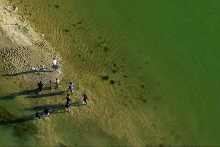 Patrulheiros no Texas Recebem Ordens Desumanas na Fronteira com o México