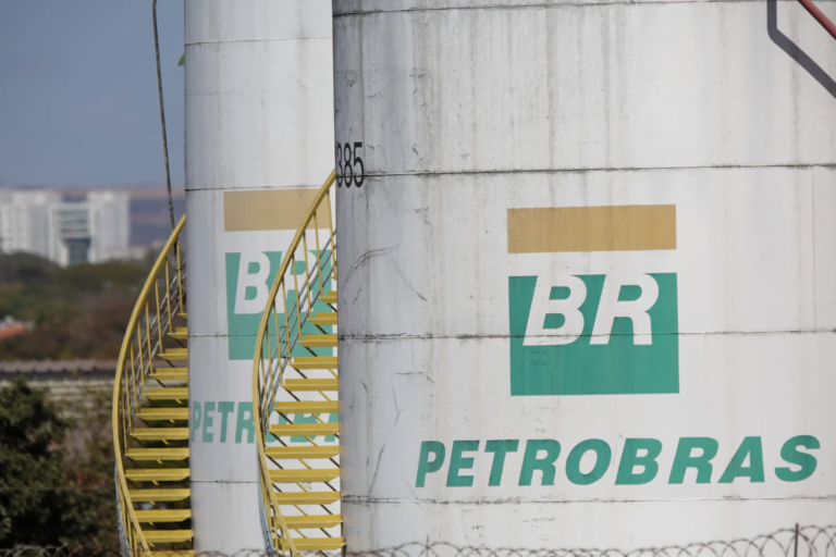 Petrobras Anuncia Ajustes nos Preços de Gasolina e Diesel para Alinhar-se ao Mercado Internacional